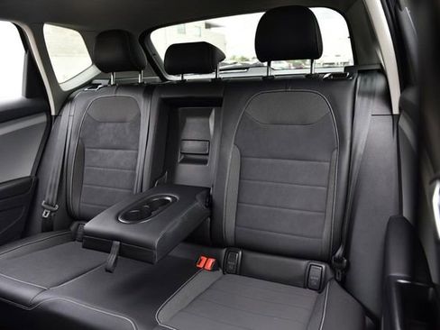 Used 2023 Volkswagen Taos SE w/ Panoramic Sunroof Package image 22