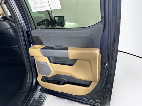 Used 2021 Ford F150 Lariat w/ Equipment Group 501A Mid image 29