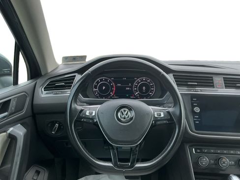 Used 2019 Volkswagen Tiguan SEL AWD/4WD image 12