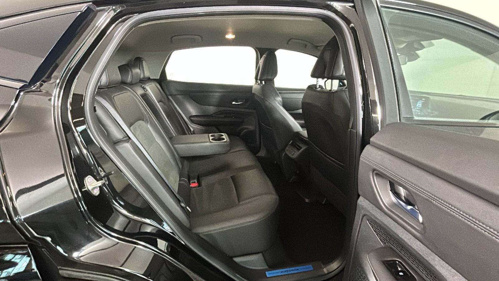 Used 2023 Nissan Ariya AWD image 34