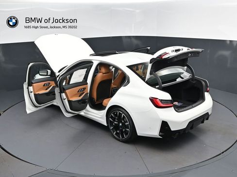New 2026 BMW 330i Sedan w/ M Sport Package RWD image 2