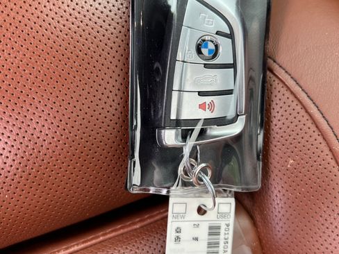 Used 2021 BMW X7 M50i image 38