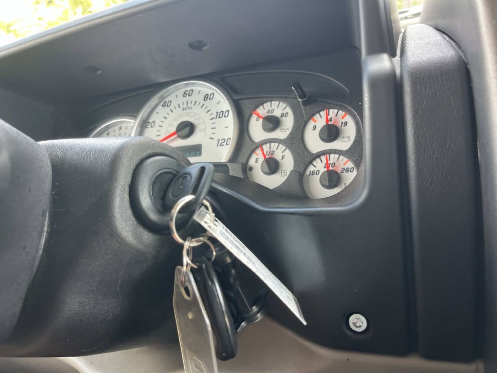 Used 2004 HUMMER H2 w/ Preferred Equipment Group AWD/4WD image 33