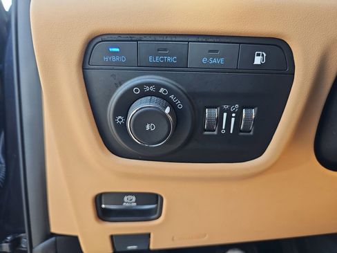Used 2022 Jeep Grand Cherokee Summit AWD/4WD image 33
