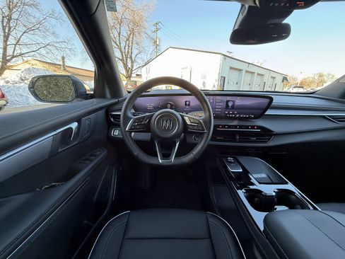 Used 2025 Buick Enclave Sport Touring image 2