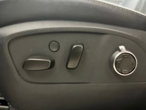 Used 2025 Buick Enclave Avenir AWD/4WD image 33