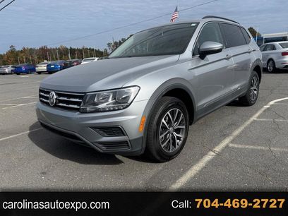 Used 2020 Volkswagen Tiguan SE w/ Panoramic Sunroof Package