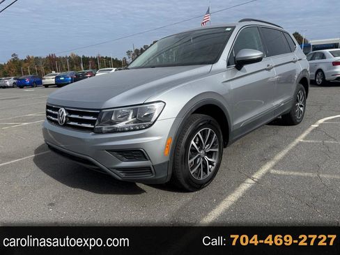 Used 2020 Volkswagen Tiguan SE w/ Panoramic Sunroof Package image 1