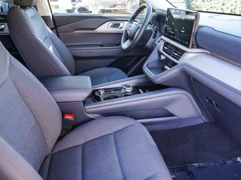 Used 2025 Ford Explorer Active RWD image 16