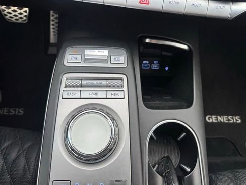 Certified 2024 Genesis GV70 3.5T Sport w/ Sport Advanced Package AWD/4WD image 33