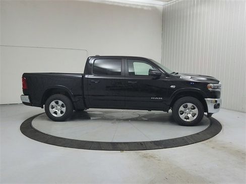 New 2026 RAM 1500 4x4 Crew Cab image 8