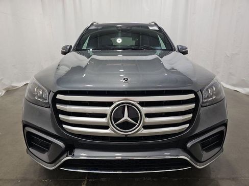 Used 2025 Mercedes-Benz GLS 450 4MATIC image 3