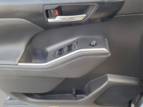 Certified 2024 Toyota Highlander LE image 26