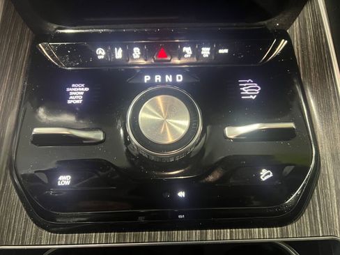 Used 2022 Jeep Wagoneer Series III w/ Flexible Seating Group image 19