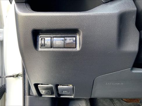 Used 2022 Toyota RAV4 LE FWD image 33
