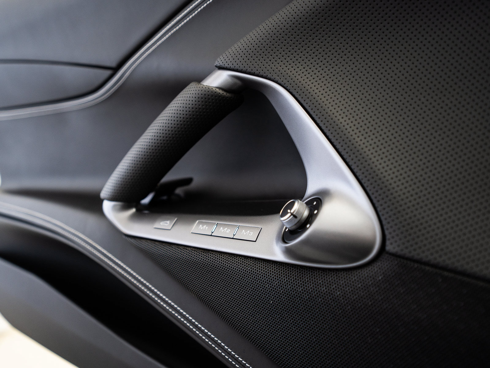Used 2022 Ferrari 812 GTS RWD image 19
