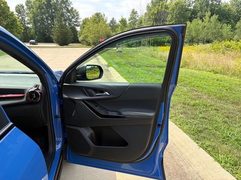 Used 2025 Chevrolet Equinox RS w/ Safety and Technology Package AWD/4WD image 38