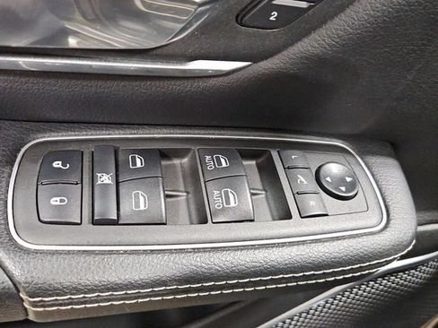 Used 2021 RAM 1500 Laramie AWD/4WD image 13