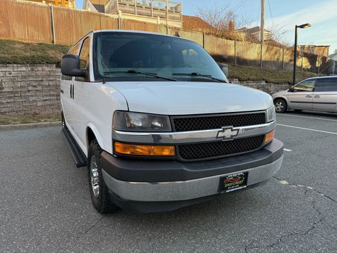 Used 2018 Chevrolet Express 3500 LT w/ LT Preferred Equipment Group image 12