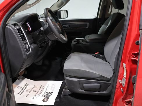 Used 2023 RAM 1500 Classic SLT AWD/4WD image 9