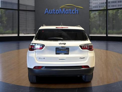 Used 2019 Jeep Compass Latitude w/ Popular Equipment Group AWD/4WD image 10