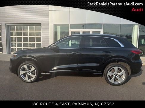 Used 2025 Audi Q5 Premium Plus w/ Premium Plus image 2