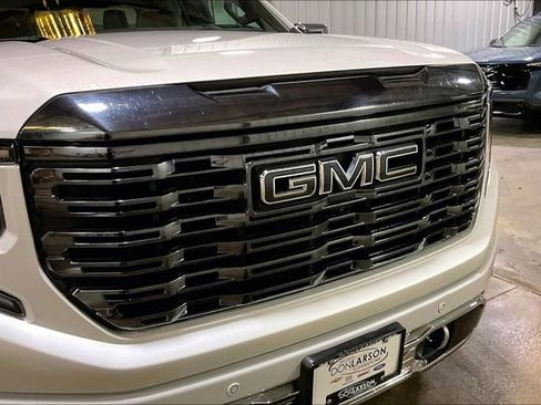 Certified 2024 GMC Sierra 1500 Denali Ultimate AWD/4WD image 11