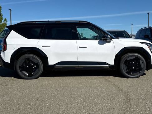 New 2026 Kia EV9 GT-Line AWD/4WD image 3