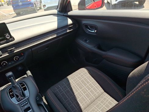 Used 2024 Honda HR-V Sport image 12