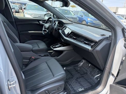 Used 2023 Audi Q4 e-tron Premium Plus w/ Premium Plus RWD image 17