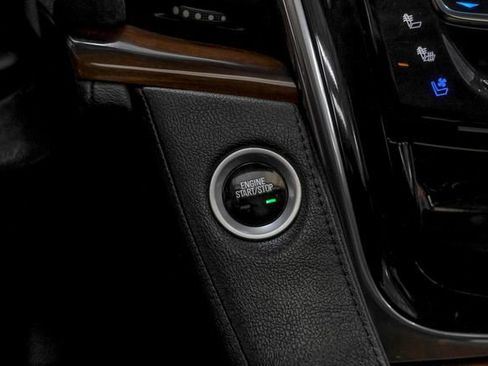 Used 2018 Cadillac Escalade Luxury image 20