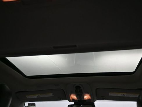 Used 2017 Chevrolet Equinox Premier w/ Enhanced Convenience Package image 24