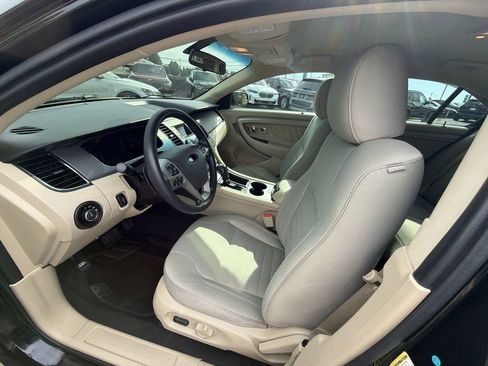 Used 2019 Ford Taurus SE FWD image 10