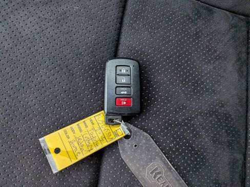 Used 2015 Toyota Camry XSE image 34