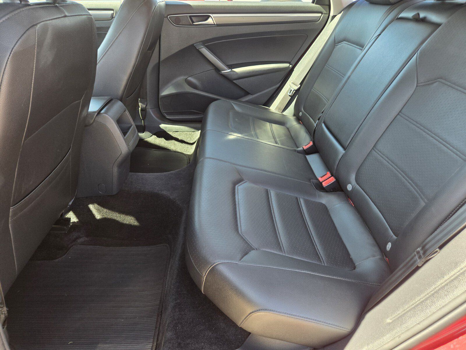 Used 2018 Volkswagen Passat 2.0T S FWD image 8