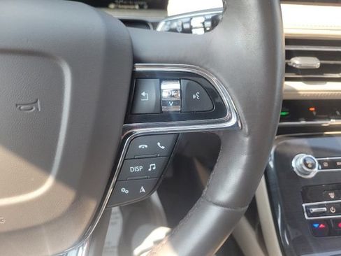 Used 2023 Lincoln Nautilus Reserve AWD/4WD image 32