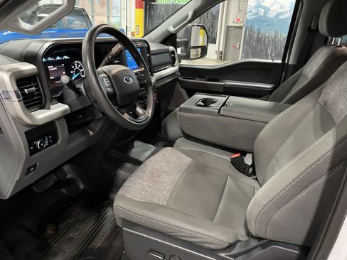 Used 2023 Ford F350 XLT image 11