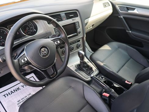 Used 2015 Volkswagen Golf 4-Door image 20