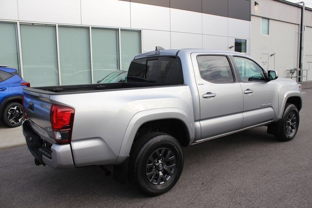 Used 2021 Toyota Tacoma SR5 AWD/4WD image 26