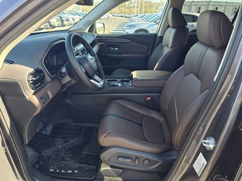 New 2026 Honda Pilot Touring image 12
