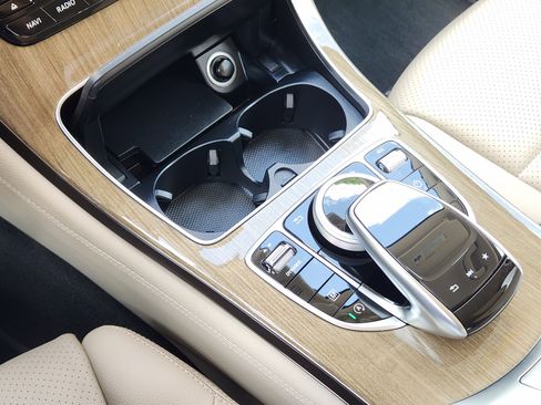 Used 2018 Mercedes-Benz GLC 300 4MATIC image 21