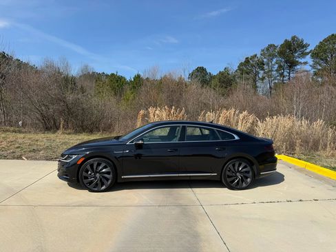 Used 2023 Volkswagen Arteon SEL image 2