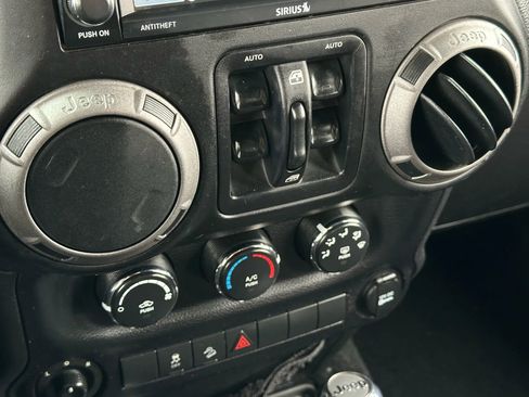 Used 2015 Jeep Wrangler Unlimited Sport w/ Quick Order Package 24S image 32