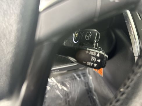 Used 2017 Toyota Camry SE FWD image 21