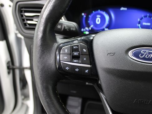 Used 2022 Ford Escape Titanium w/ Titanium Elite Package image 11