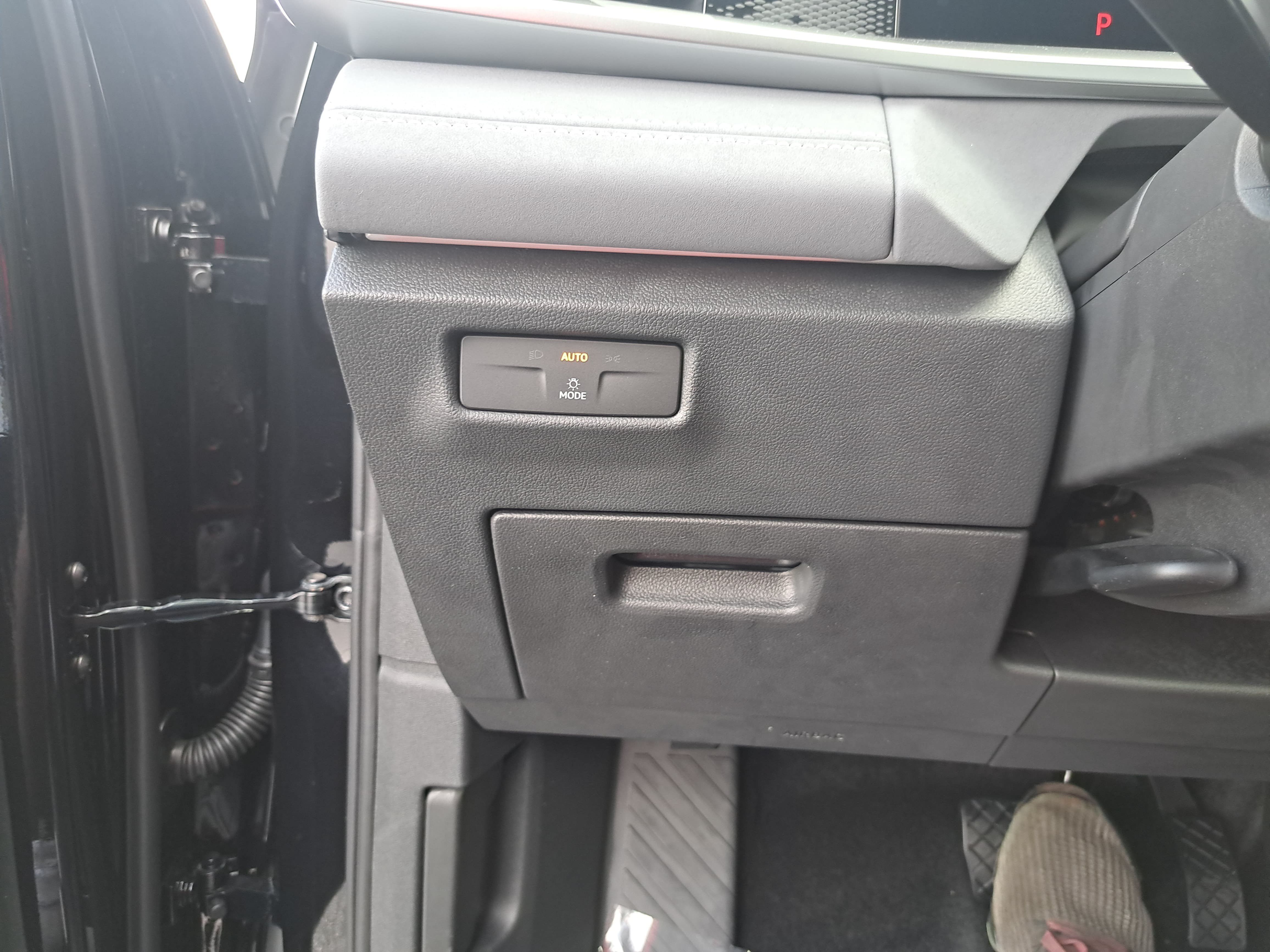 Used 2026 Volkswagen Tiguan SE FWD image 26