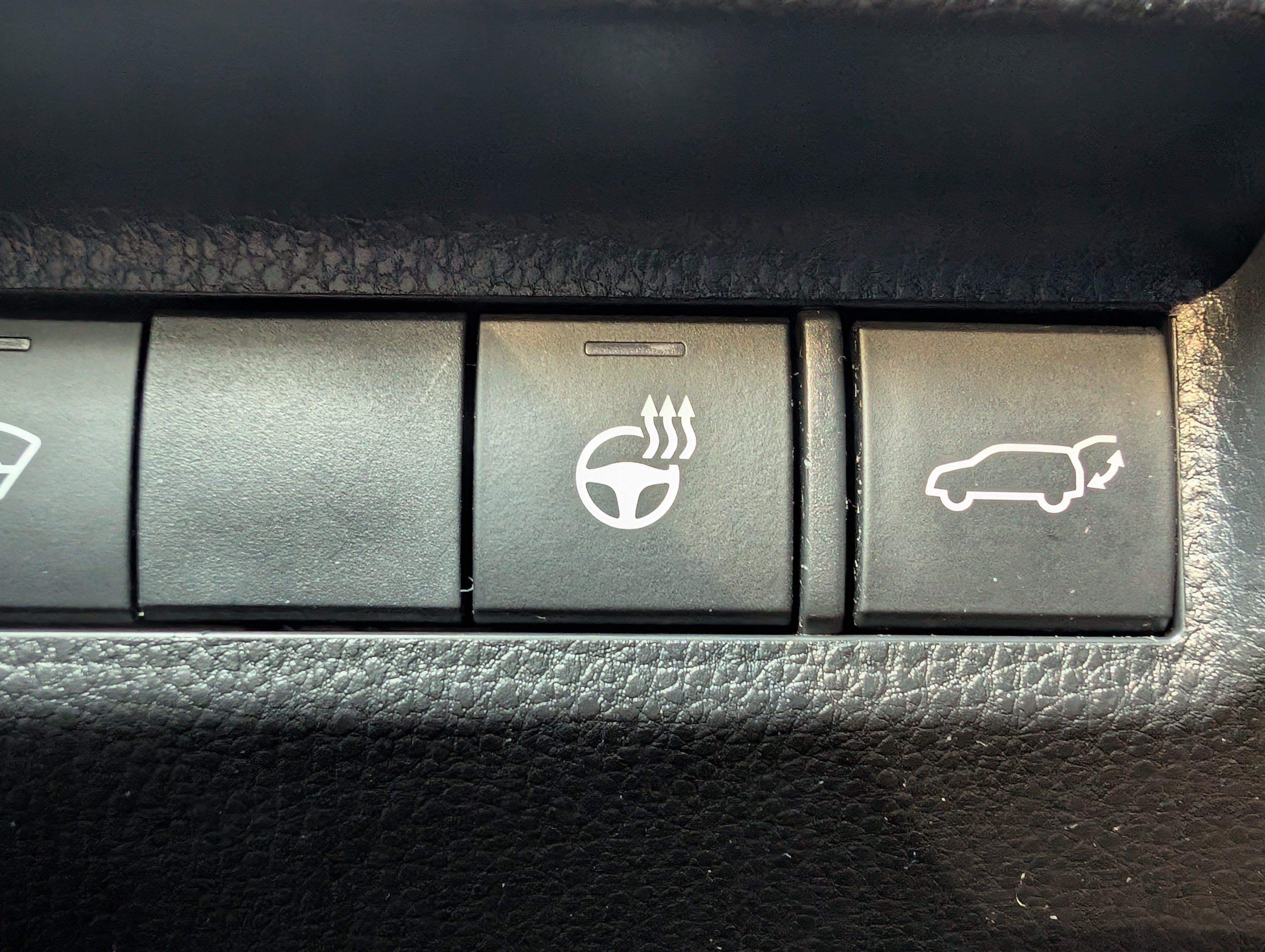 Used 2022 Toyota RAV4 XSE w/ XSE Grade Weather Package AWD/4WD image 33