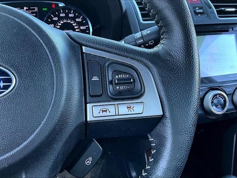 Used 2018 Subaru Forester 2.5i Touring AWD/4WD image 12
