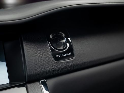 Used 2022 Rolls-Royce Cullinan w/ Technology Package AWD/4WD image 55