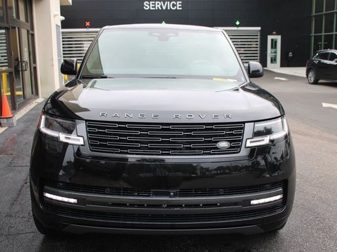 Used 2024 Land Rover Range Rover Long Wheelbase Autobiography image 2